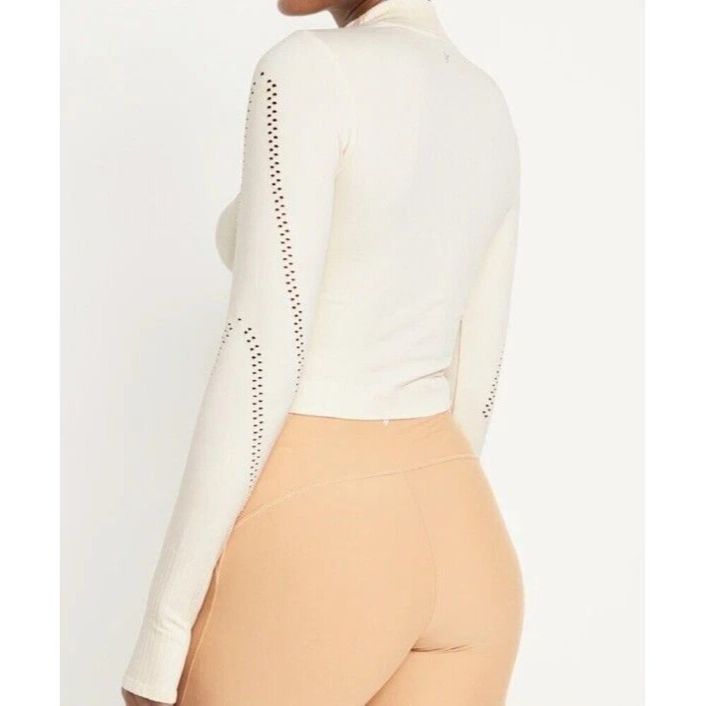 Old Navy Womens Seamless Crop Ivory Performance Go Dry Activewear Top L - Picture 3 of 13